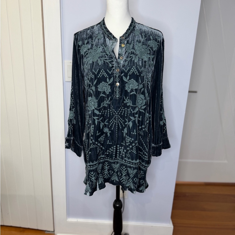 Johnny Was Velvet Teal Floral Embroidered, 3/4 length sleeve, size M, like new!